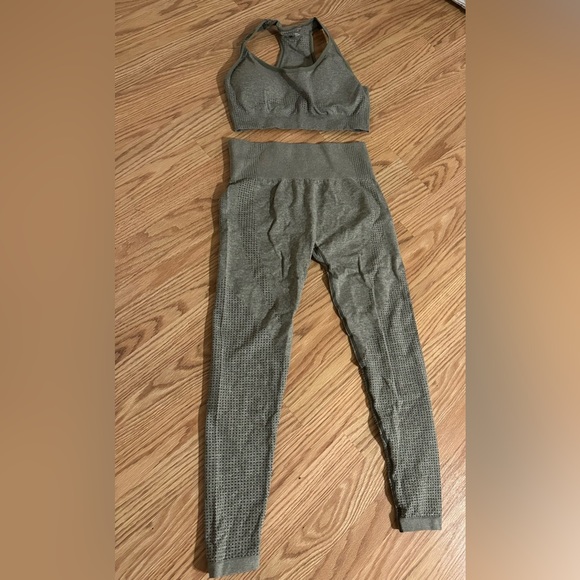 Workout Set - Picture 1 of 1